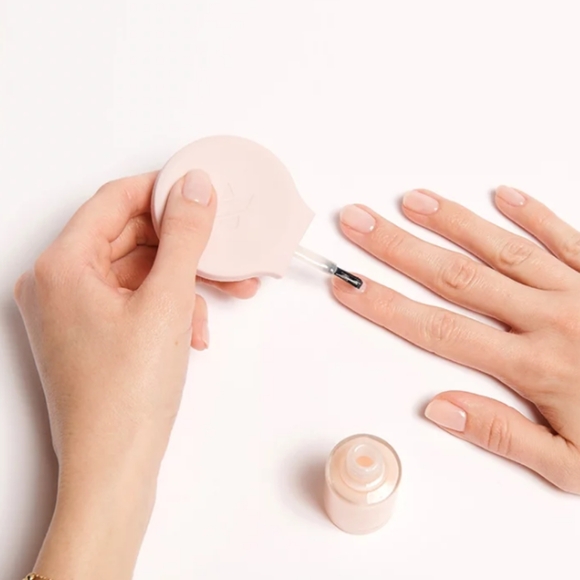 Olive & June The Poppy Mani Tool - Picture 2 of 5